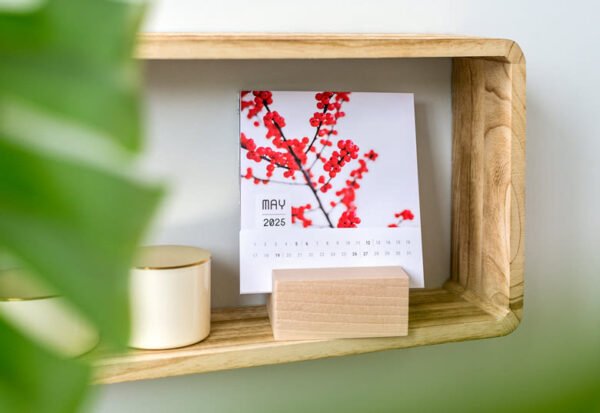 Kalender in designhouder Staand