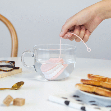 Thee infuser in de vorm van een Gebit - Thee Ei